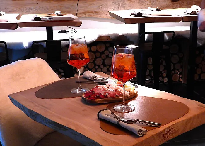 住宿加早餐酒店 Hospitality *